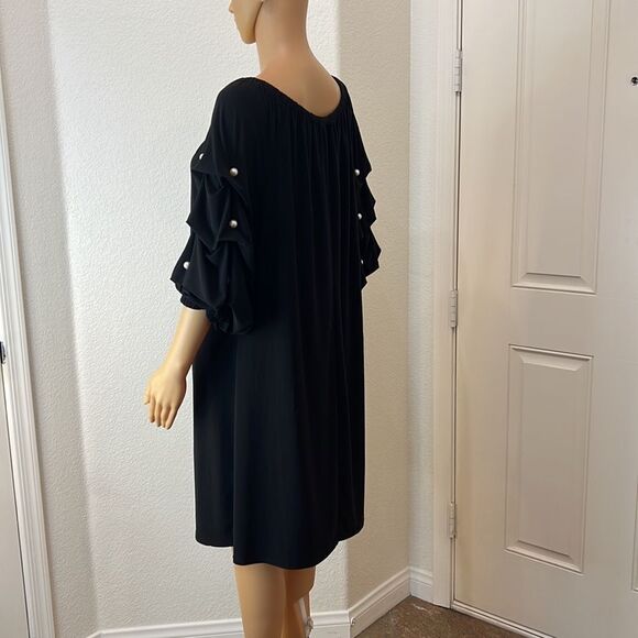 JBS Woman Dress Size 1X Scoop Elastic Neck On Off Shoulder Black White Pearls - Picture 5 of 8